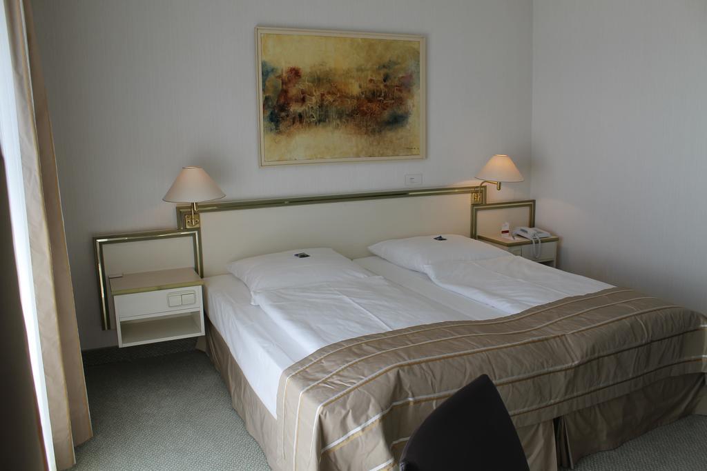 Panoramahotel Waldenburg ヴァルデンブルク 部屋 写真