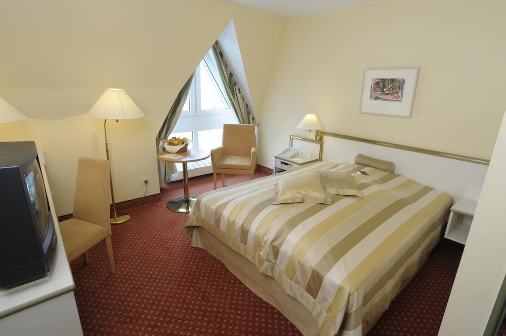 Panoramahotel Waldenburg ヴァルデンブルク エクステリア 写真